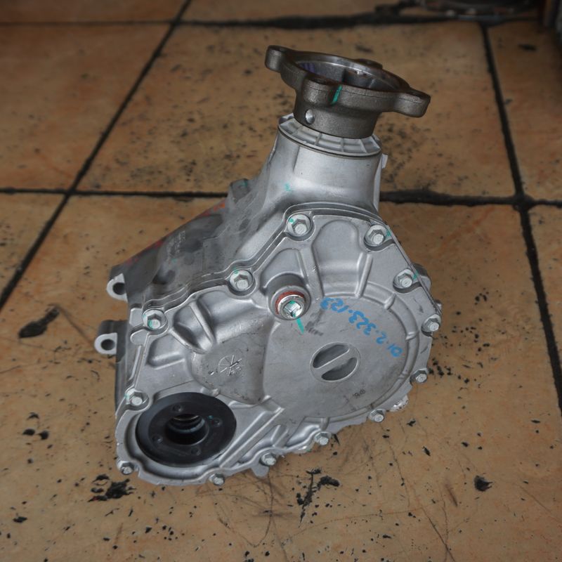 9L8Z7A103D 9L8Z7A103J Differential Transfer Case für Mazda CX9 6F35 Automatisches Fahrgestellsystem verwendet
